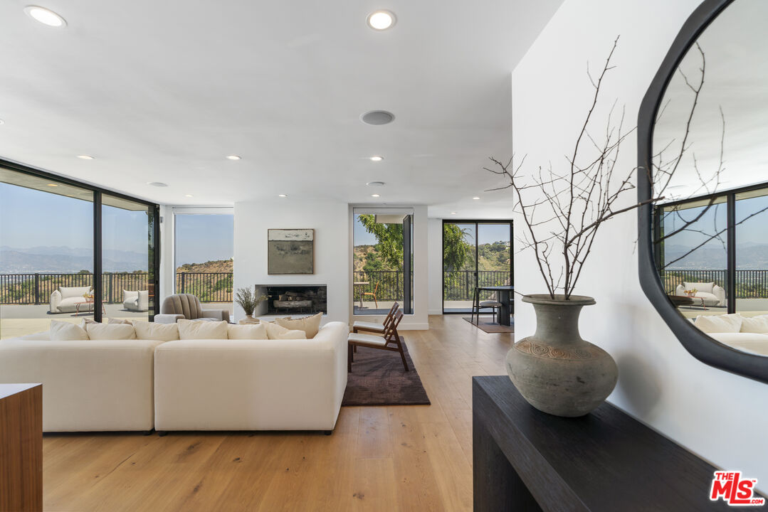 3632 Beverly Ridge Dr
