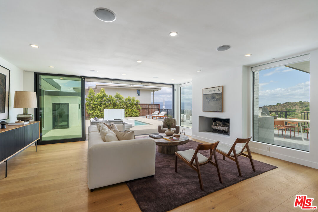 3632 Beverly Ridge Dr
