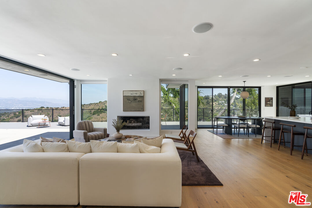 3632 Beverly Ridge Dr