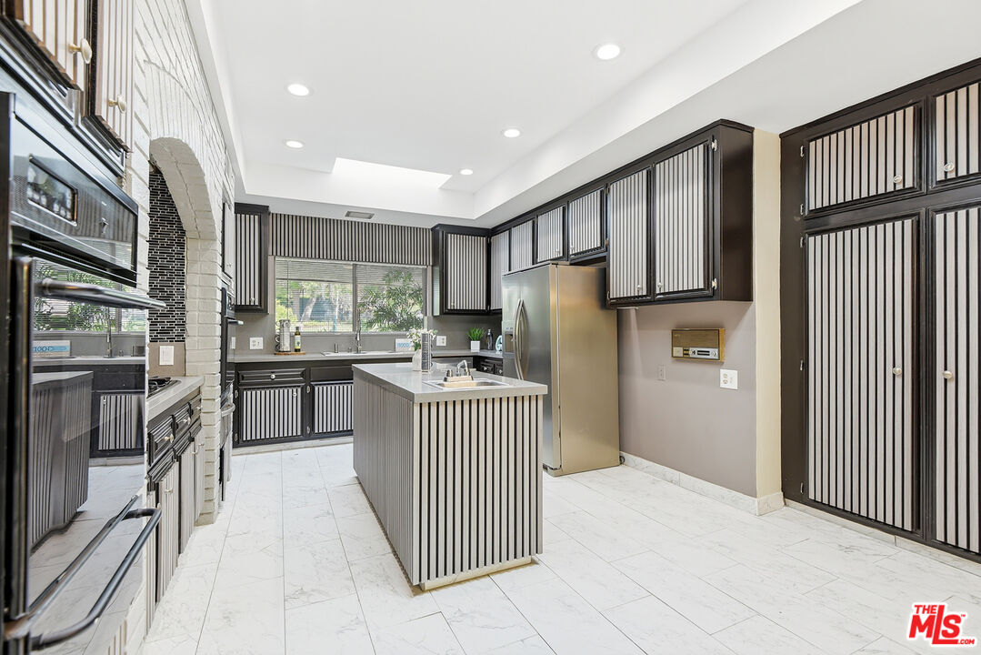 11410 Canton Dr