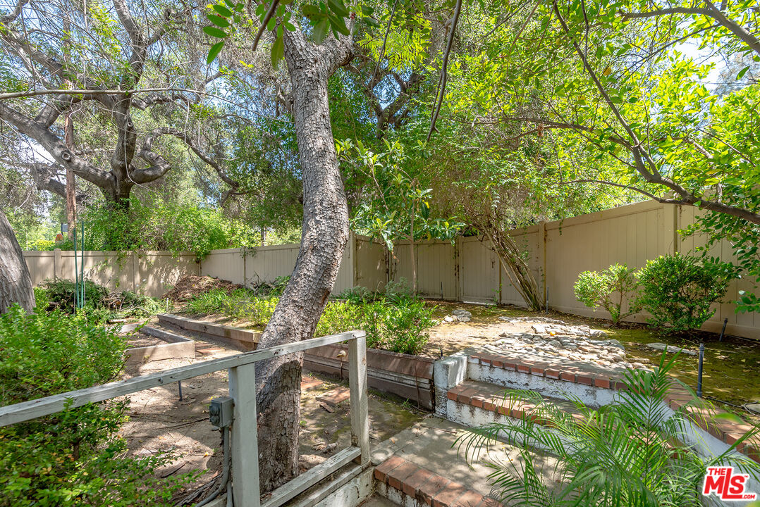 11410 Canton Dr