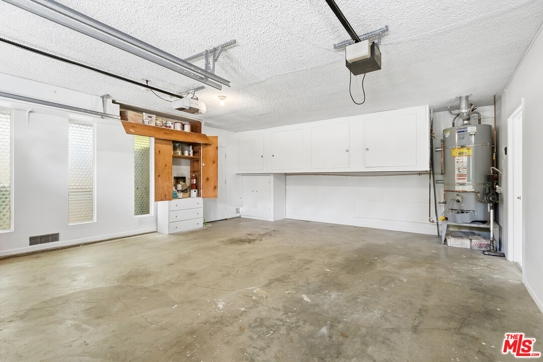 11410 Canton Dr
