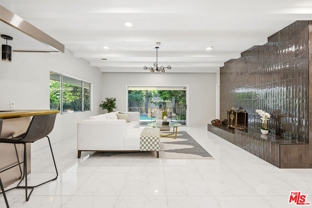 11410 Canton Dr