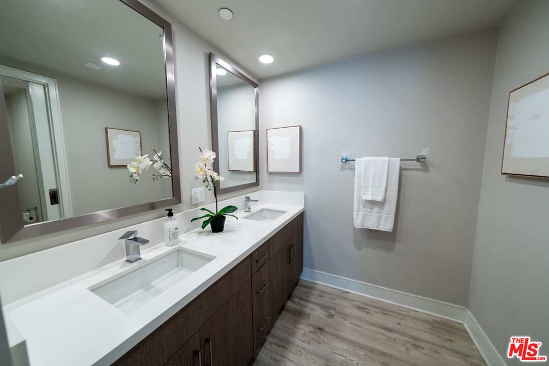 6030 Seabluff Dr Unit: 410