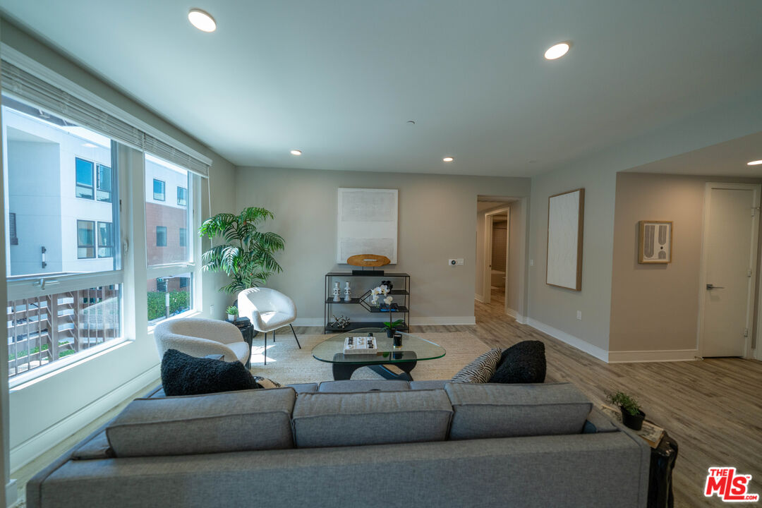 6030 Seabluff Dr Unit: 410