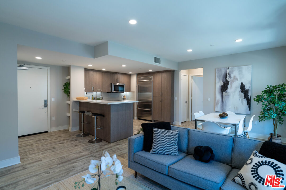 6030 Seabluff Dr Unit: 410