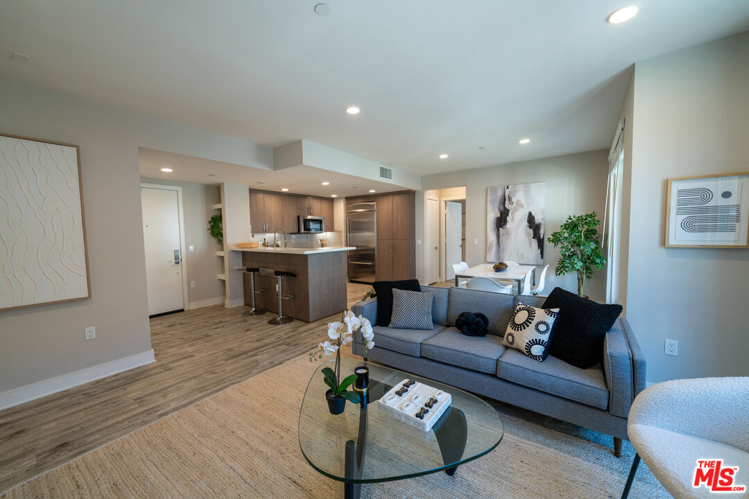 6030 Seabluff Dr Unit: 410