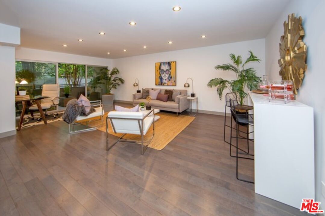 11657 Chenault St Unit: 104 -105