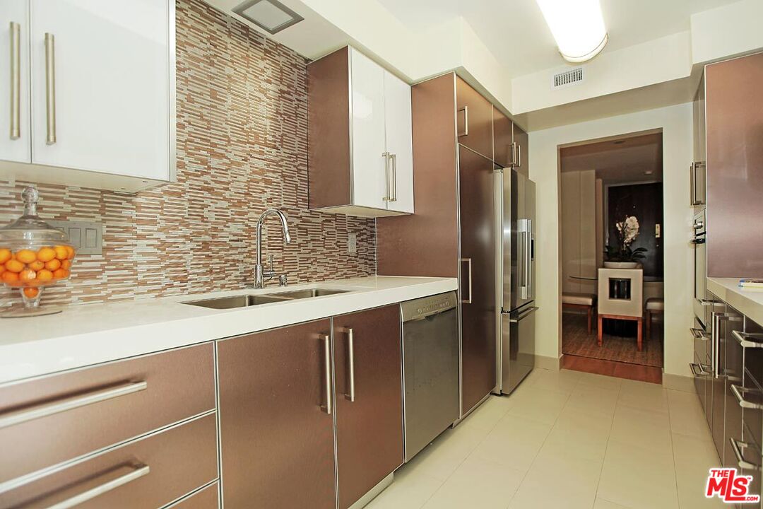 11657 Chenault St Unit: 104 -105