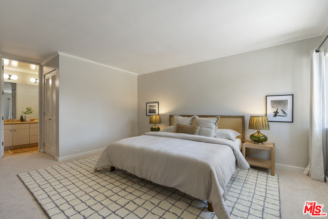 330 S Barrington Ave Unit: 201