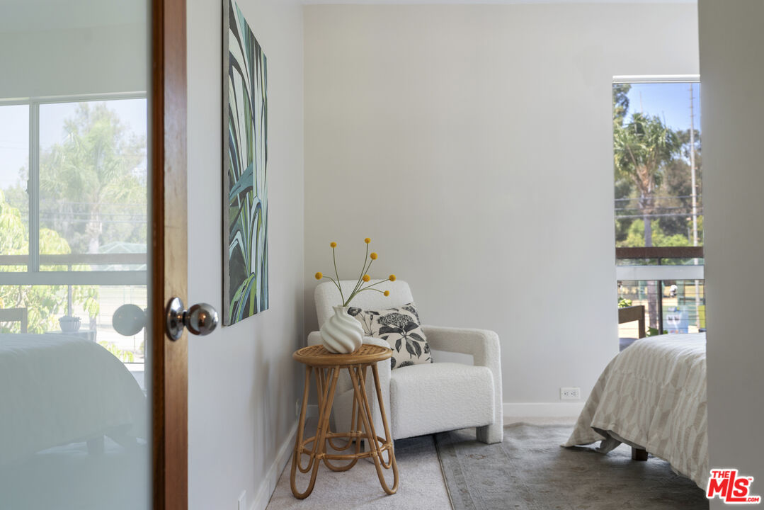 330 S Barrington Ave Unit: 201
