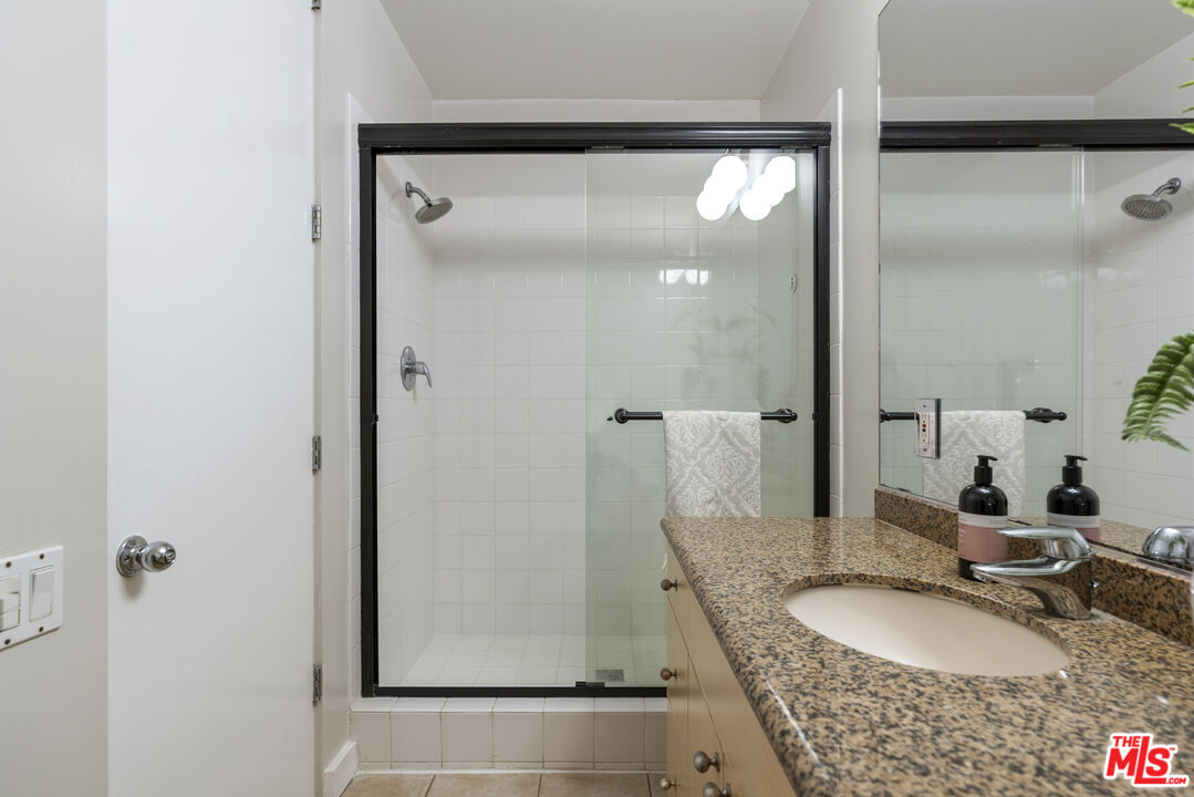 330 S Barrington Ave Unit: 201