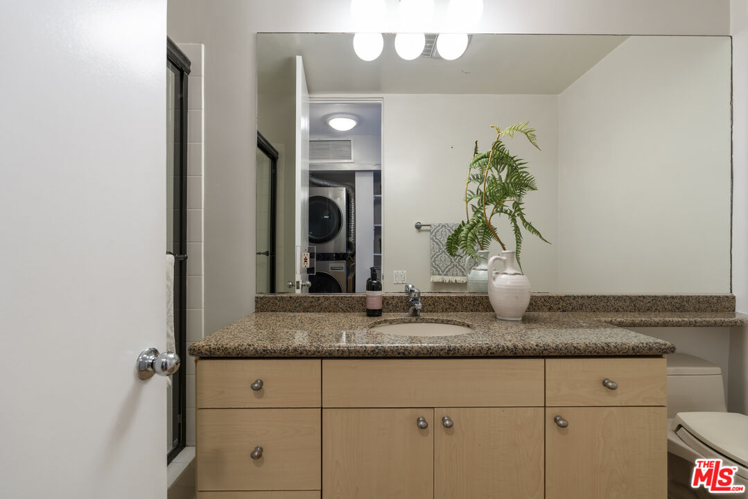 330 S Barrington Ave Unit: 201