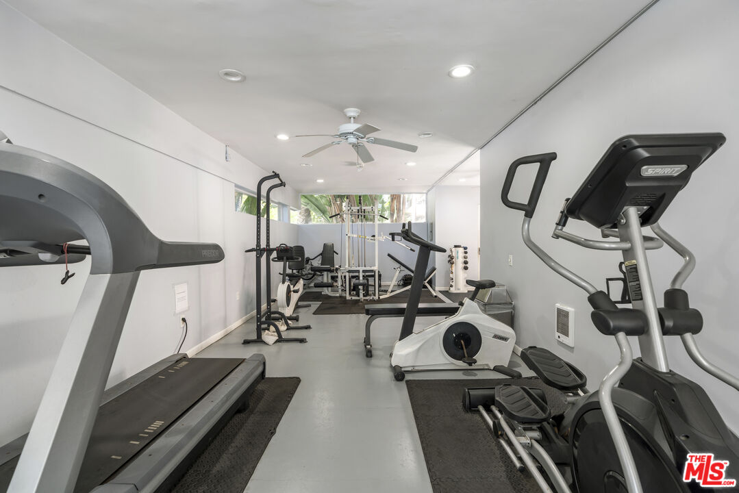 330 S Barrington Ave Unit: 201