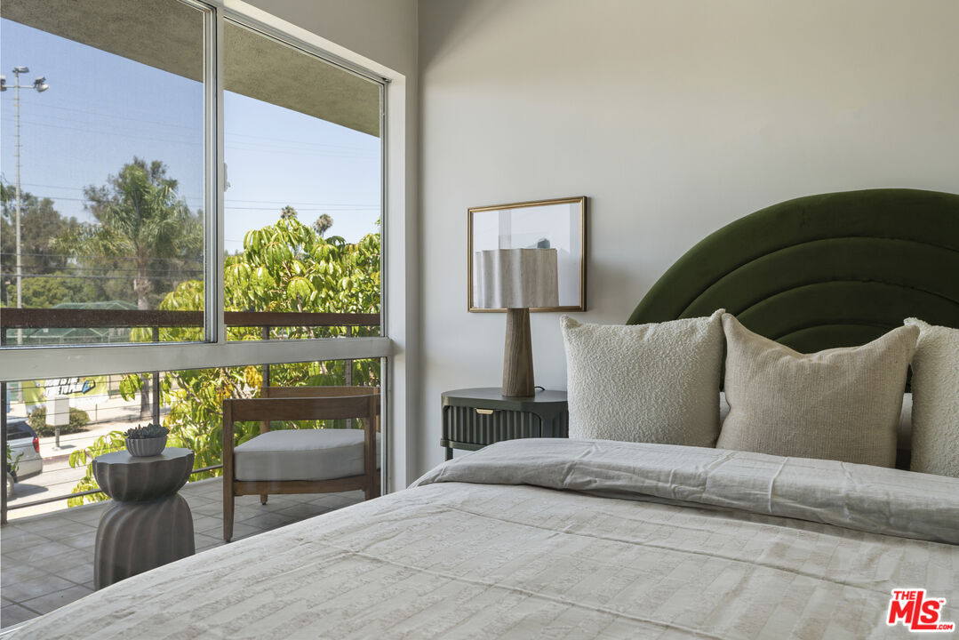 330 S Barrington Ave Unit: 201