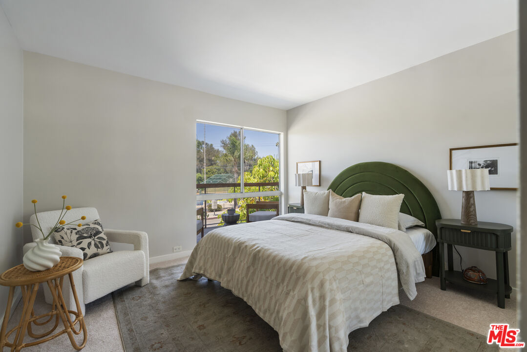 330 S Barrington Ave Unit: 201