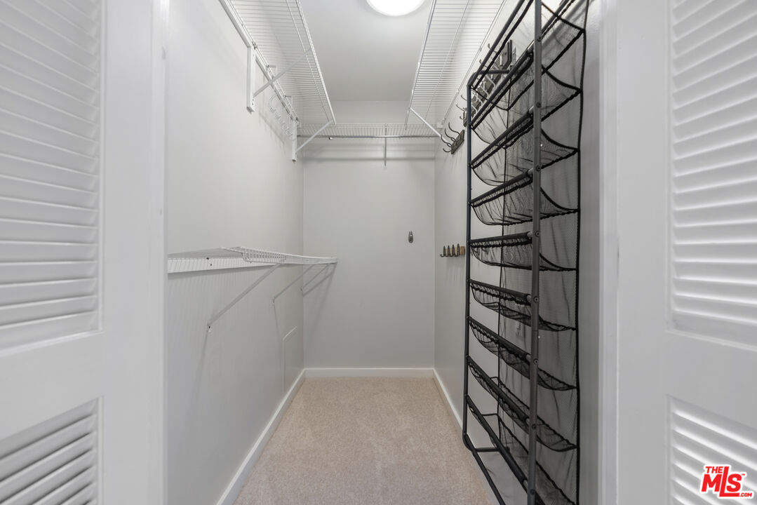 330 S Barrington Ave Unit: 201