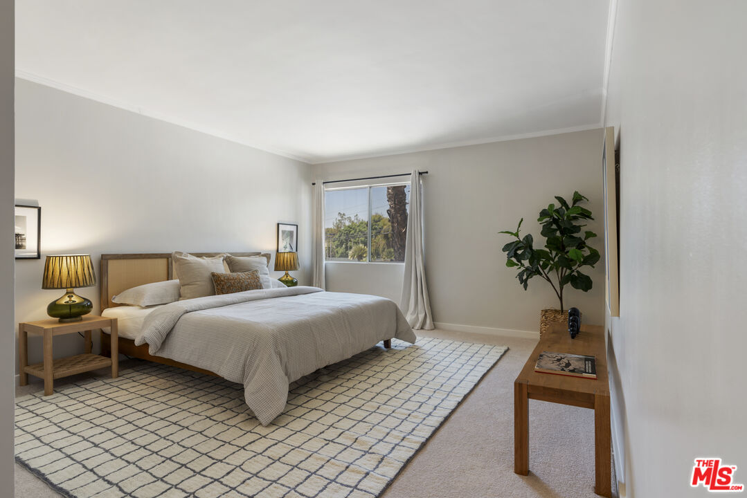 330 S Barrington Ave Unit: 201