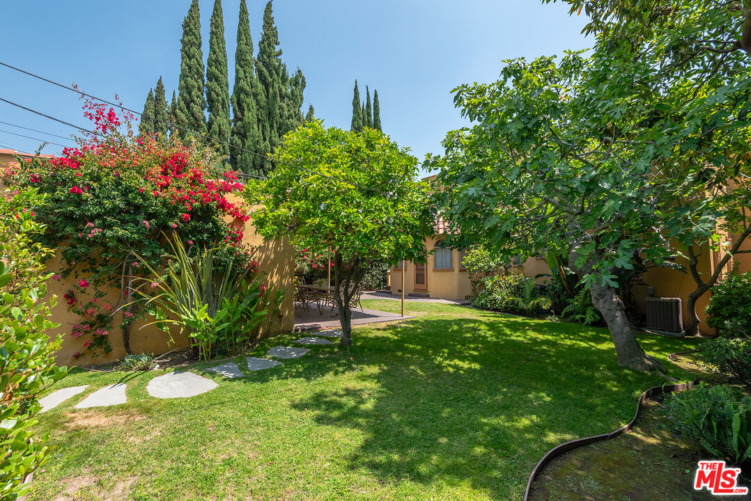 1149 S Crescent Heights Blvd