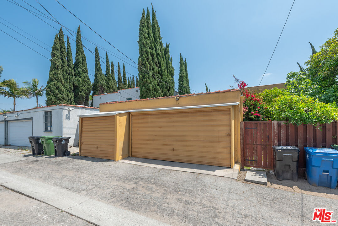 1149 S Crescent Heights Blvd