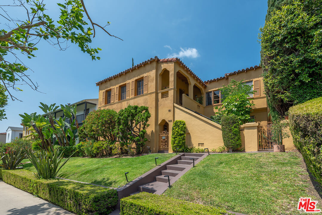 1149 S Crescent Heights Blvd