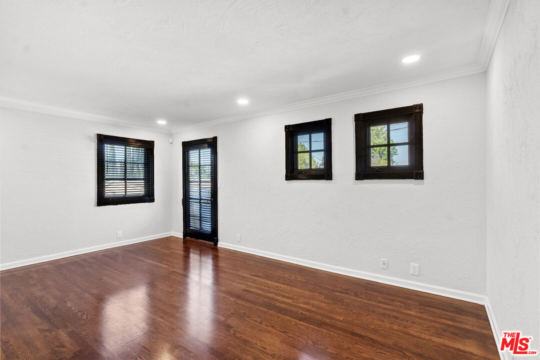 1118 Cardiff Ave Unit: 7