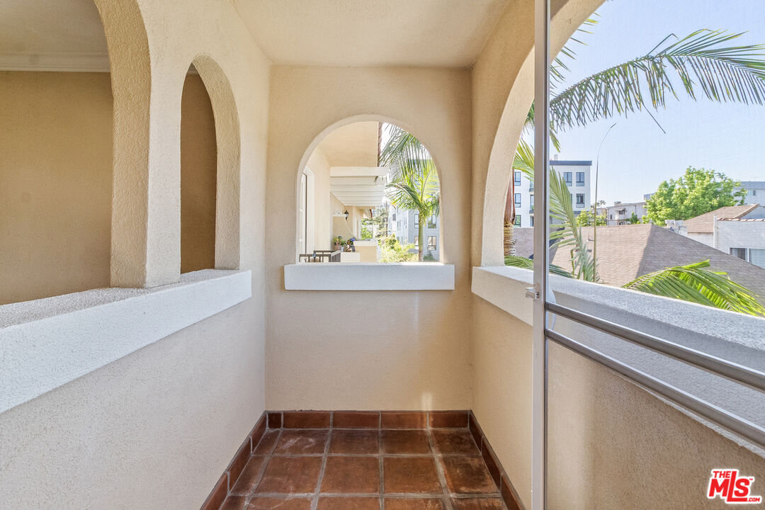 1118 Cardiff Ave Unit: 7