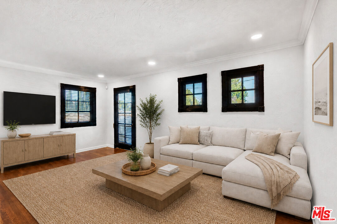 1118 Cardiff Ave Unit: 7
