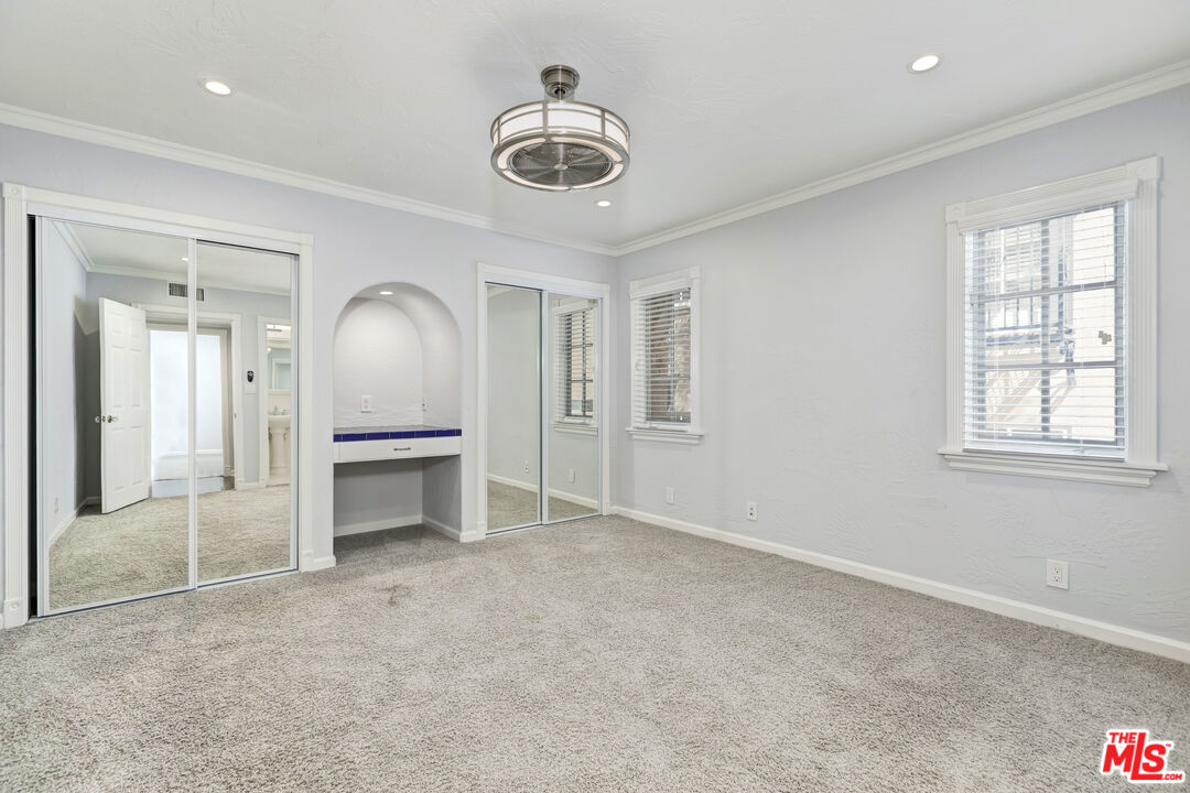 910 Alfred St Unit: 4