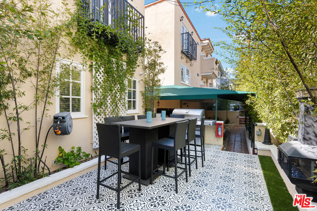 910 Alfred St Unit: 4