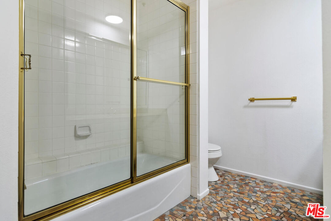 2131 Century Park Ln Unit: 118