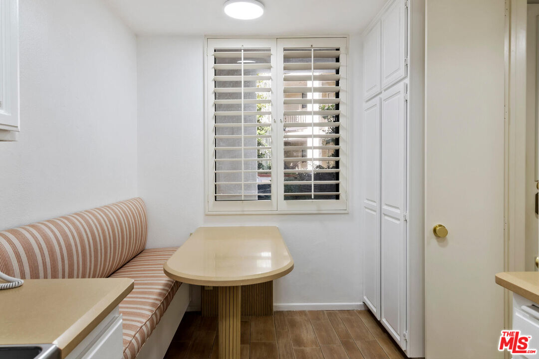 2131 Century Park Ln Unit: 118