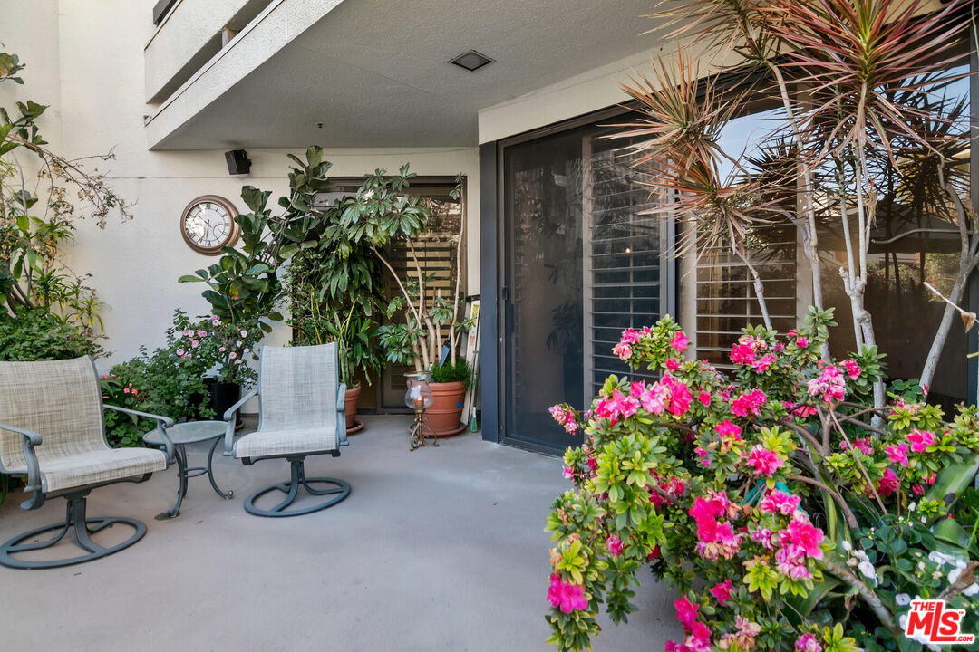 2131 Century Park Ln Unit: 118