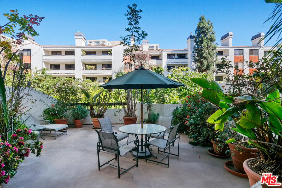 2131 Century Park Ln Unit: 118