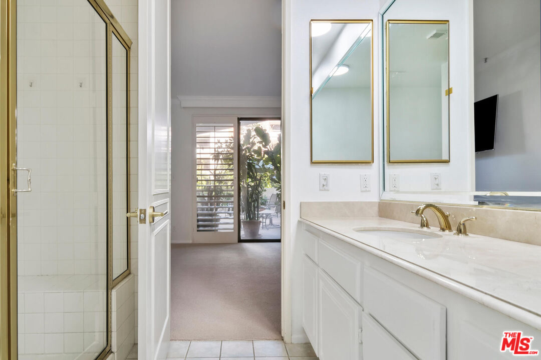 2131 Century Park Ln Unit: 118