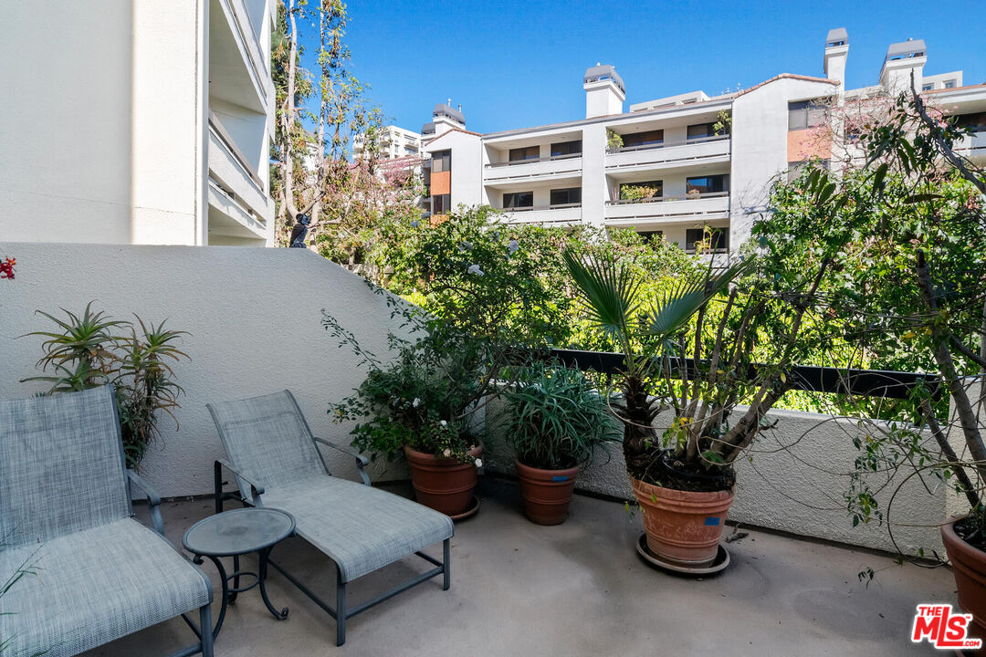 2131 Century Park Ln Unit: 118