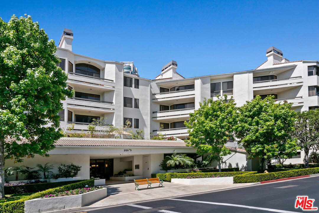2131 Century Park Ln Unit: 118