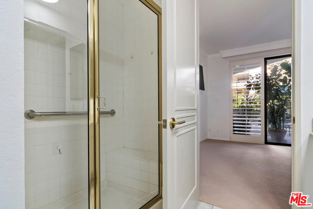 2131 Century Park Ln Unit: 118