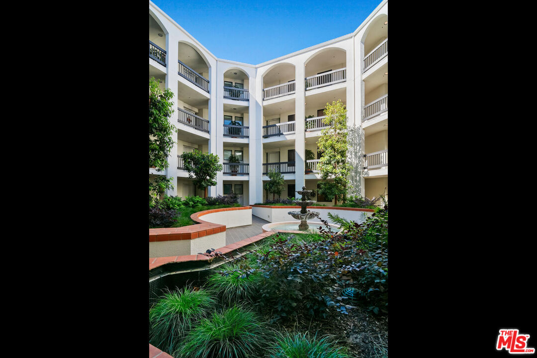 2131 Century Park Ln Unit: 118