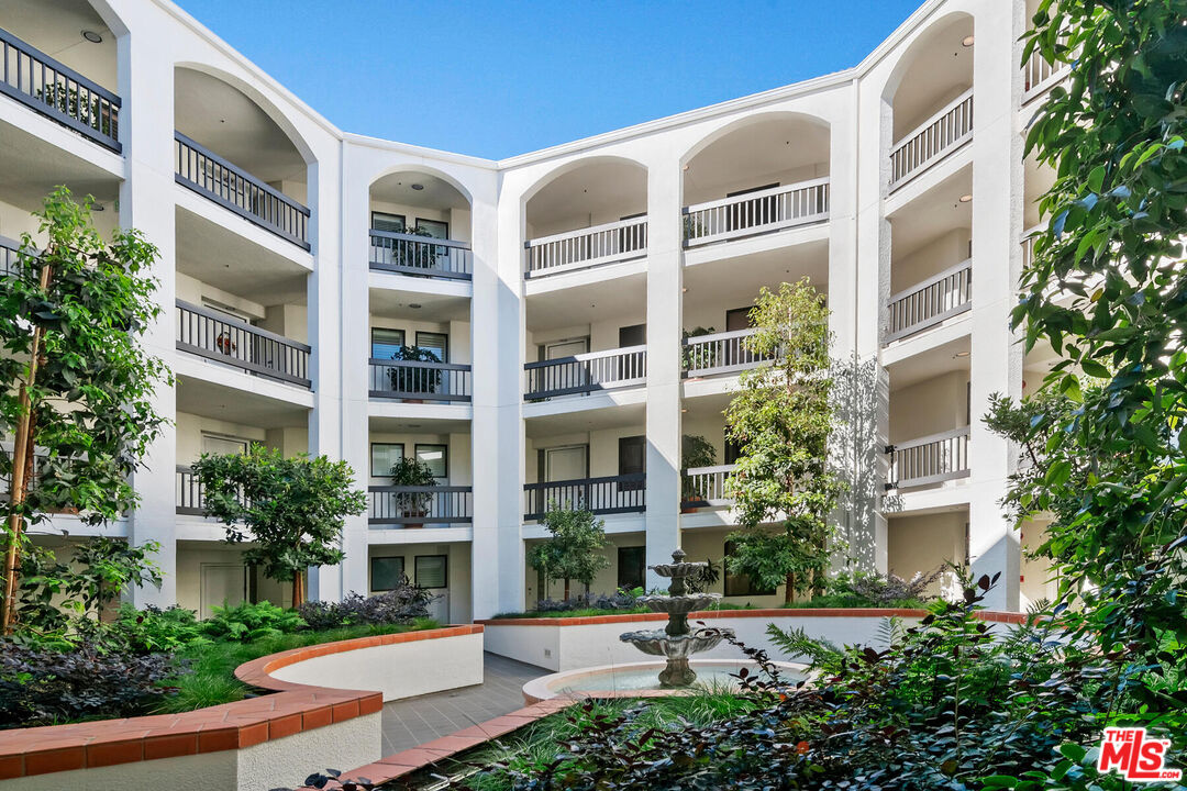 2131 Century Park Ln Unit: 118