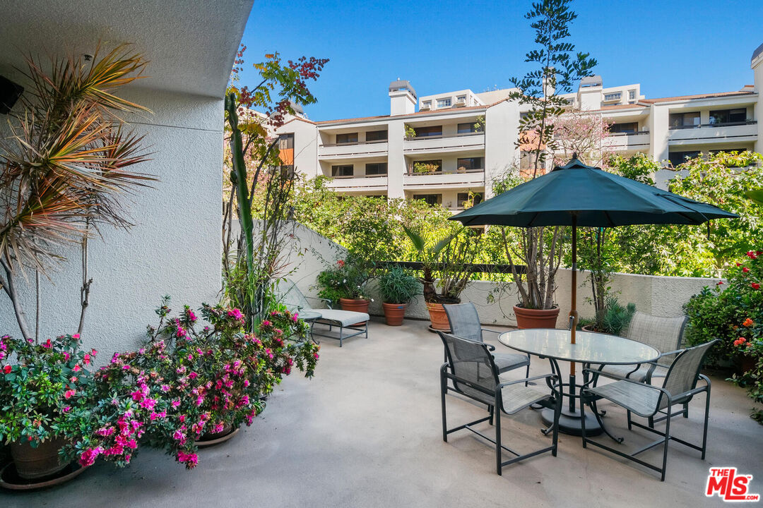 2131 Century Park Ln Unit: 118