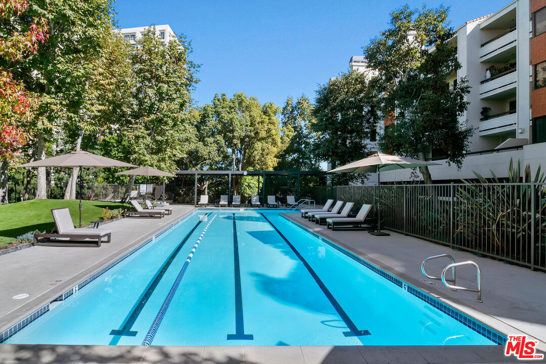 2131 Century Park Ln Unit: 118