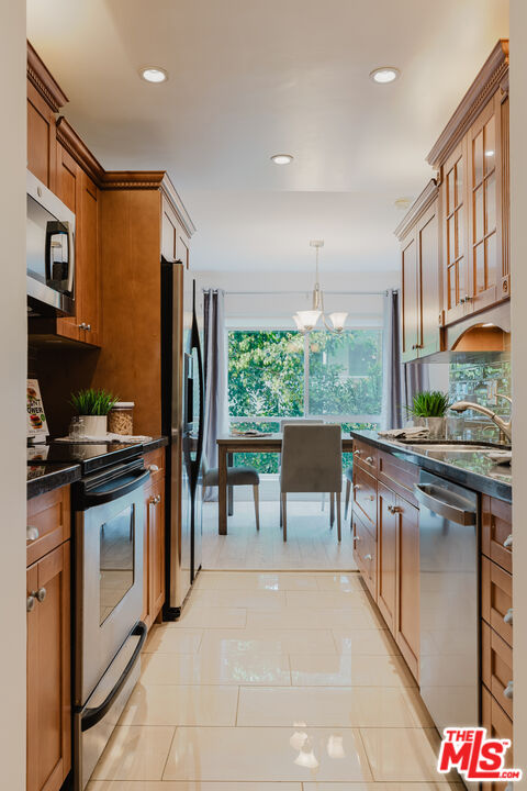 1010 Palm Ave Unit: 208