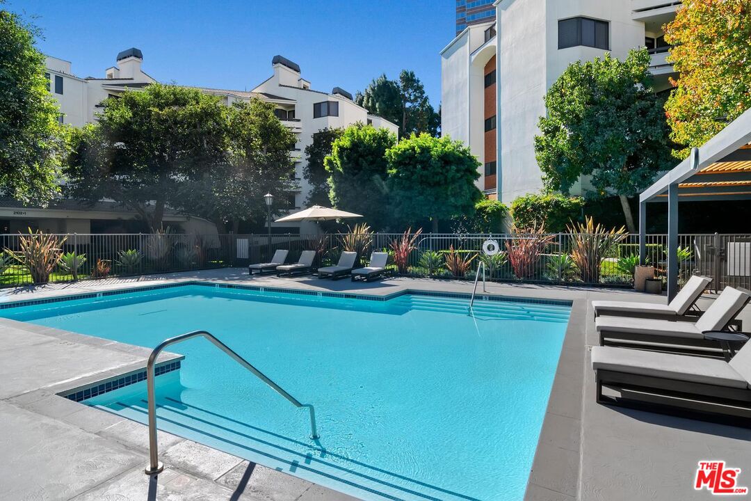 2112 Century Park Ln Unit: 107