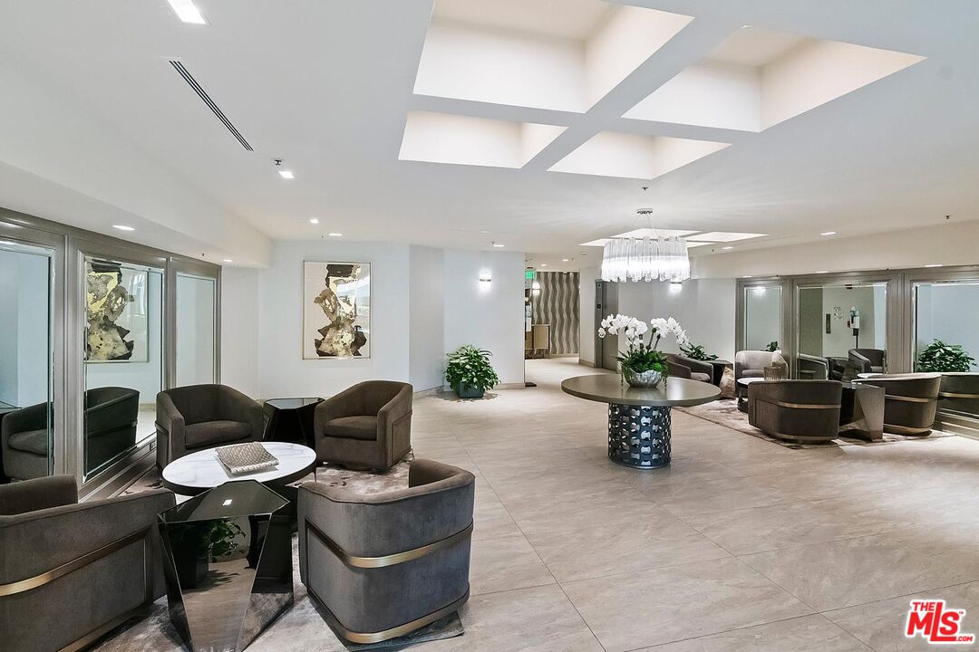 2112 Century Park Ln Unit: 107