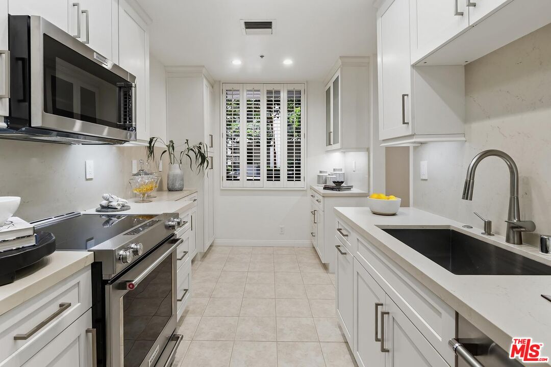 2112 Century Park Ln Unit: 107
