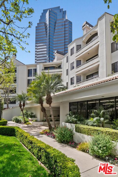 2112 Century Park Ln Unit: 107