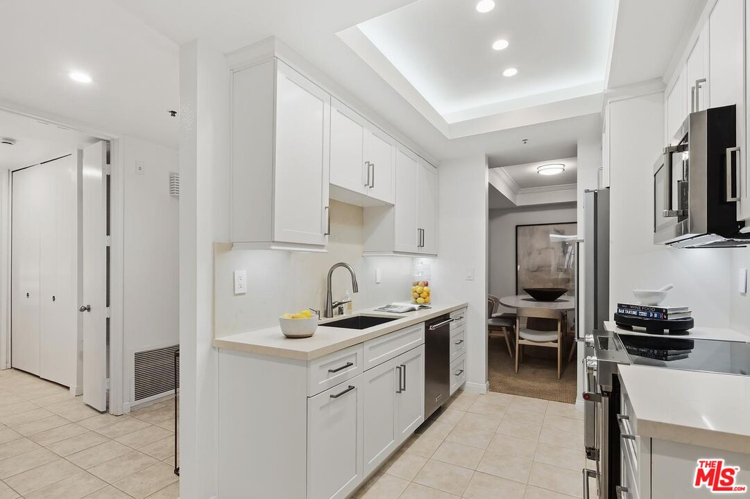 2112 Century Park Ln Unit: 107