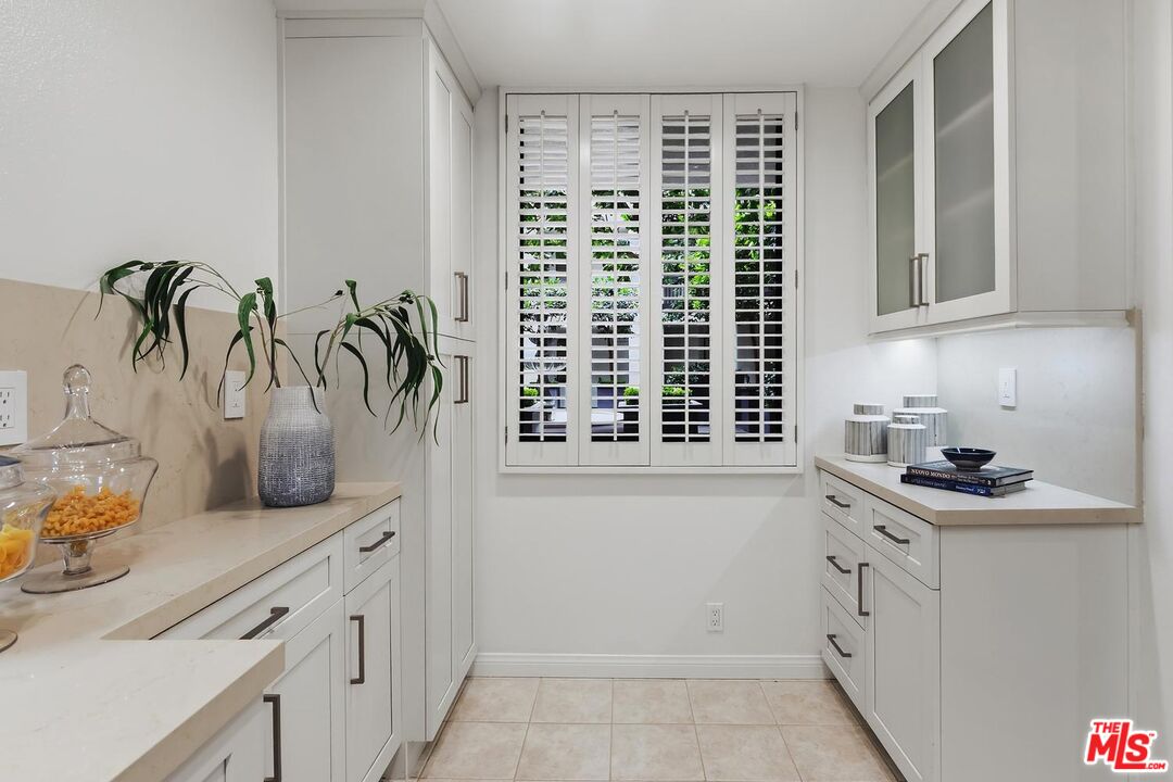 2112 Century Park Ln Unit: 107