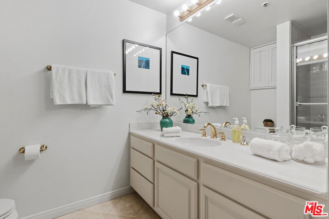2112 Century Park Ln Unit: 107